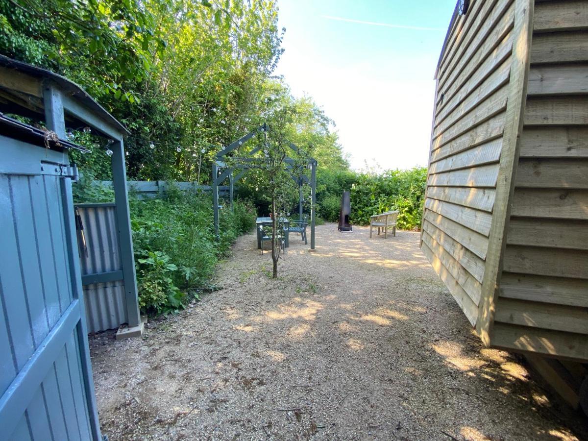 Cosy Double Shepherds Hut In Beautiful Wicklow With Underfloor Heating Throughout Rathnew المظهر الخارجي الصورة