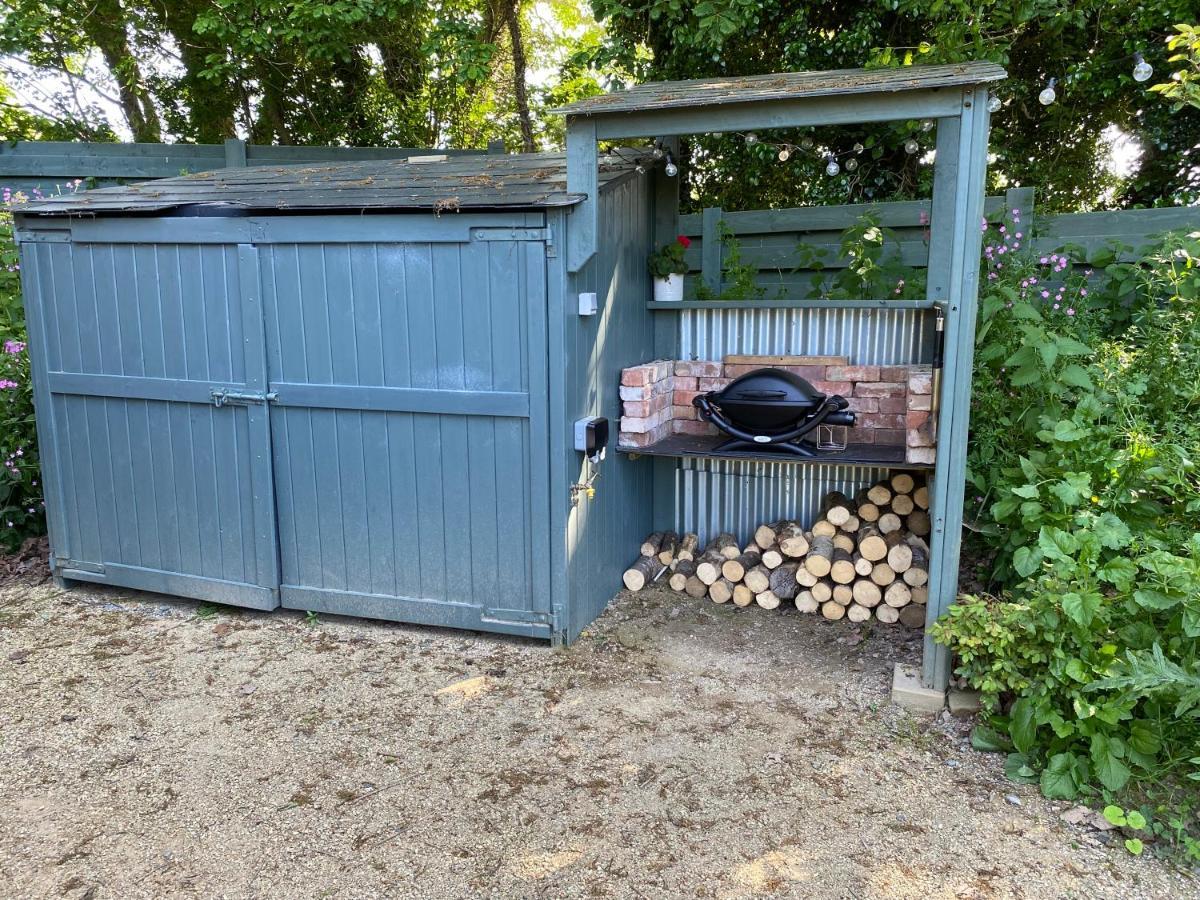 Cosy Double Shepherds Hut In Beautiful Wicklow With Underfloor Heating Throughout Rathnew المظهر الخارجي الصورة